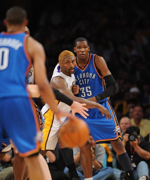 亚滑联技术代表：“这个冰非常适合滑出好成绩”.