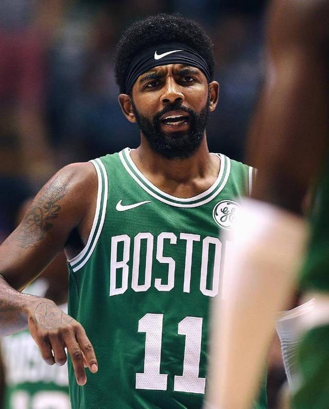 在他的指导 在他的指导